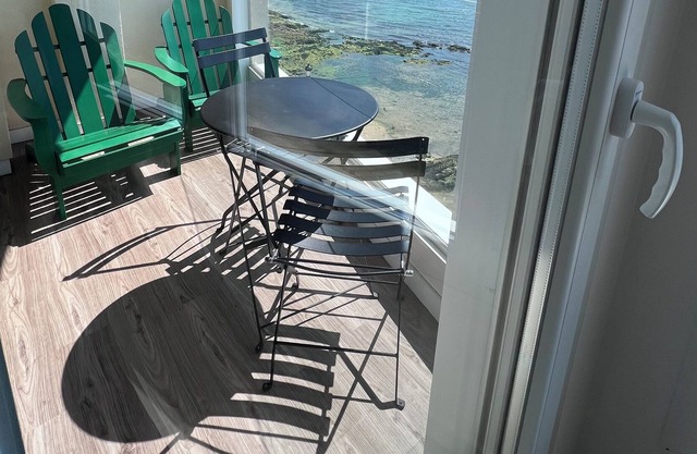 See views, beach at 50meters walking distance