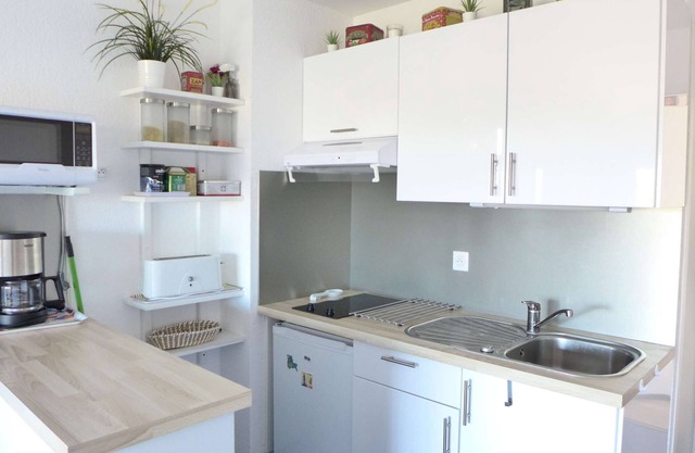 Seignosse Ocean, 1-star apartment, direct access to the ocean and private parking space, sleeps 4