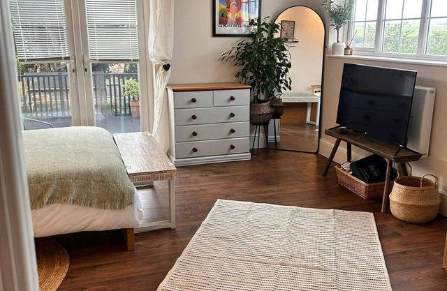 Self-contained cabin with stunning views!