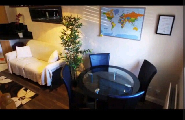 Self Contained Apartment Near Romford Queens Hospital