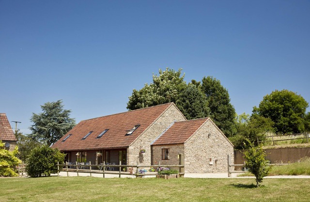 Selwood Cottage; A rural retreat on the outskirts of Frome, near Longleat Safari Park and Bath!