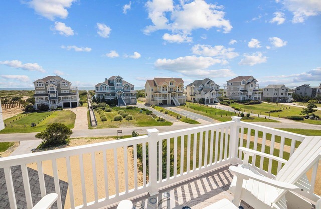 Semi-Oceanfront Dog Friendly w/Pool, Hot Tub, Tiki Bar, Game Room, Beach Nearby