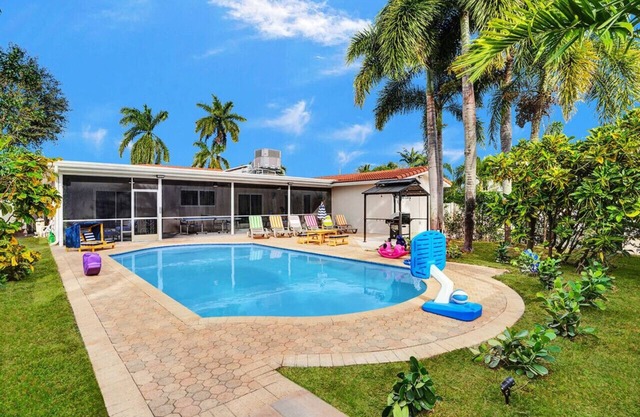 Sensational 5BR Villa Heated Pool near Hard Rock