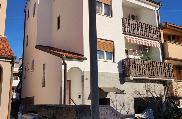 Separate house, fully equipped, 1500 m from the beach