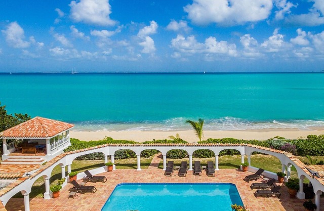 Serena | Luxury Beachfront Villa in St Martin |