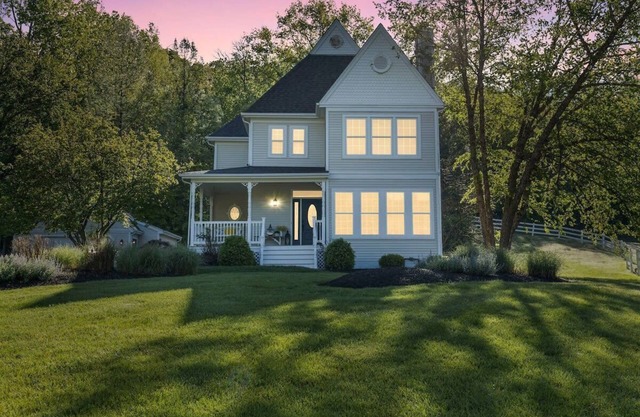 Serene 4BD/4BA Countryside + HotTub by Lake & Golf