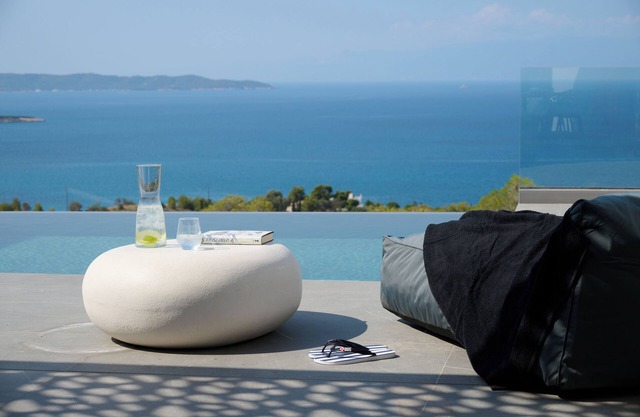 Serene Escape | Elegant Villa with Pool & Hammam