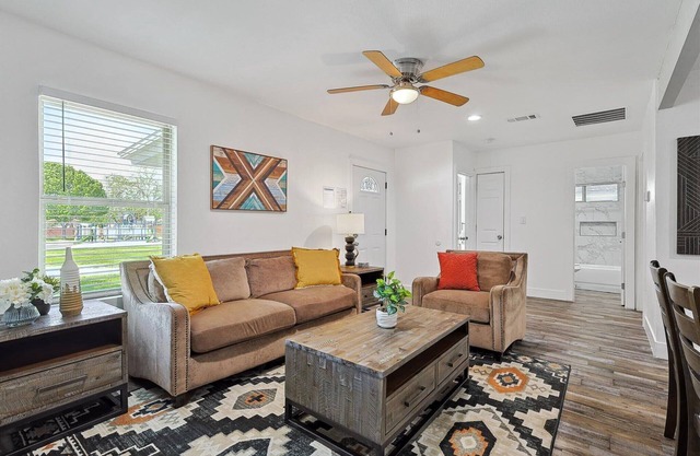 Serene Escape - Peaceful 3-BD Retreat with Yard