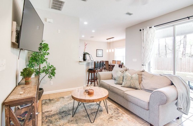 Serene - Fully Furnished Immaculate Home