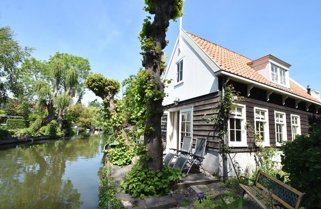 Serene Getaway in Edam