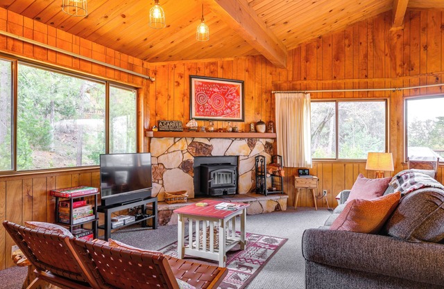 Serene Groveland Cabin Rental Near Yosemite!