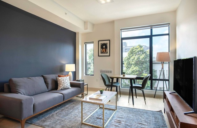 Serene Hayes Valley Studio w/Rooftop, W/D, 1 min to BART by Blueground
