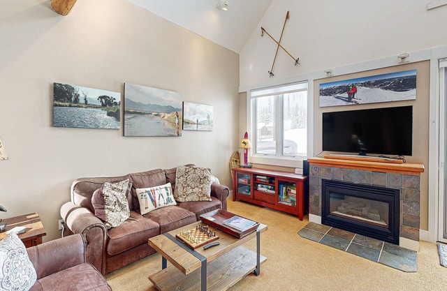 Serene mountain-view condo with skiing, washer/dryer, gas grill, & patio