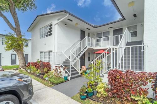 Serene Oasis - Sleeps 11 - Palm Waves Stays