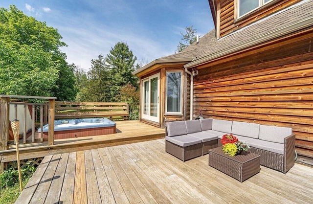 Serene wine country chateau - adjacent to Seneca Lake and wineries