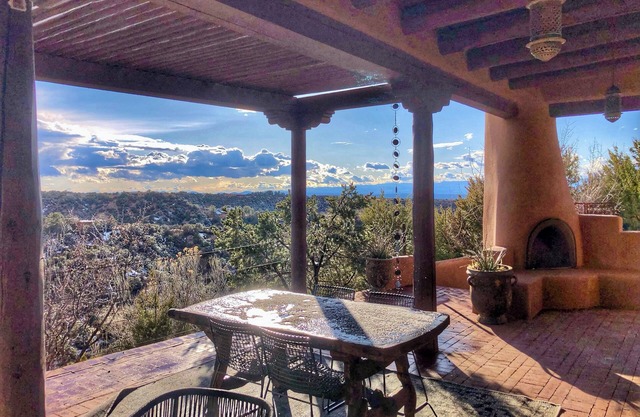 Serenity Hills- beautiful views,stargazers retreat,15min from SF, close to Opera