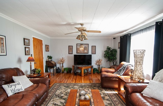 Serenity in Sapulpa sleeps 21 - 15 minutes to Tulsa