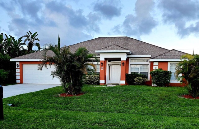 SERENITY VACATION HOME W/HEATED POOL