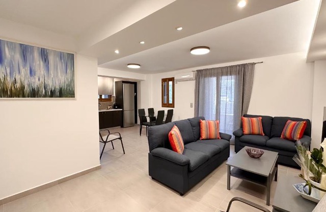 Serenity Villa Batsi