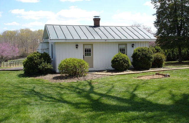 Servants' Cottage on 600 Acre Working Horse/Cattle Estate