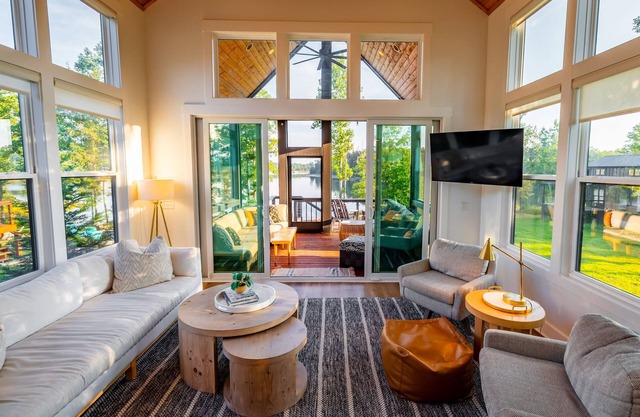 Settle Down on the Lake – Your Waterfront Escape in Tracy City