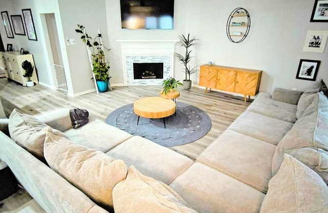 SHADOW CREEK RANCH W/POOL! 4 Beds, 2 Bath, Fireplace, awesome backyard!