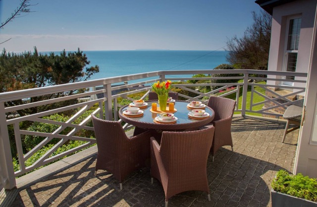 Shellhaven - Four Bedroom Villa, Sleeps 8