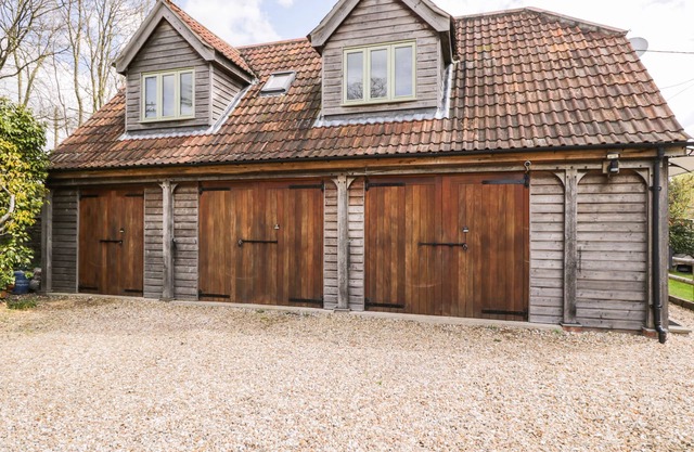 SHEPHARD’S RETREAT, pet friendly, with a garden in Charlton Mackrell