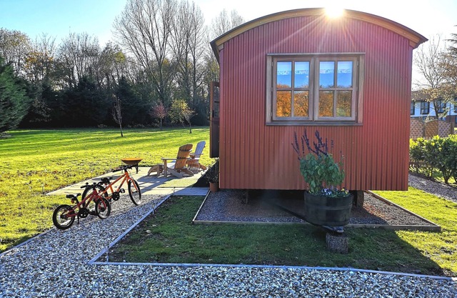 Shepherd's Hut - Parkway Hotel & Spa