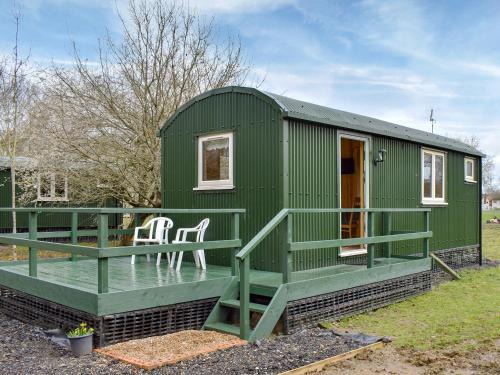 Shepherds Hut 2 At Laddingford - Uk32534
