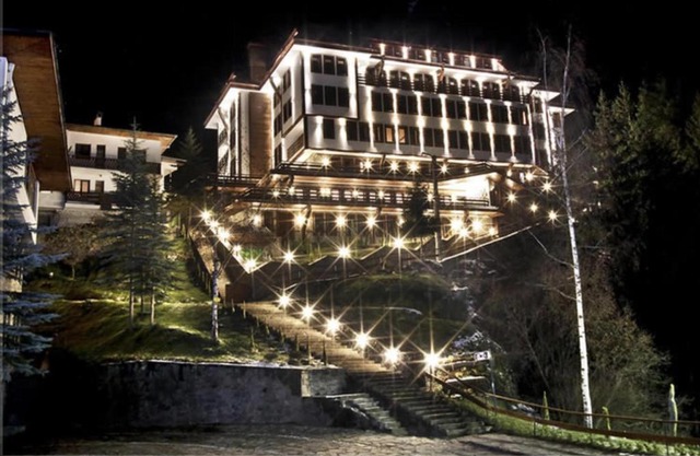 Shiroka Laka Hotel