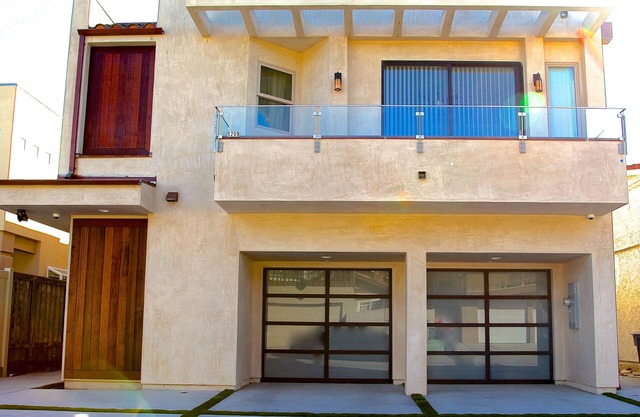 Short walk to the beach Small pets allowed, 4 bedrooms fully equipped. Top rated