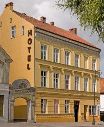 SHotels przy Restauracji Stodoła