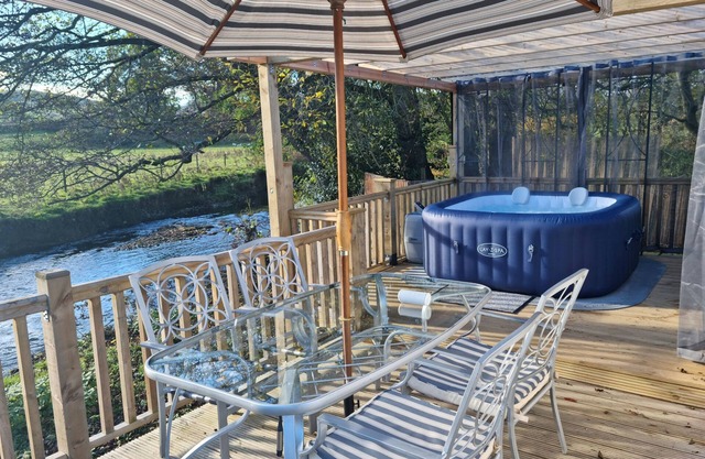 Shropshire - Riverside - Cabin - Sleeps 2 - HotTub