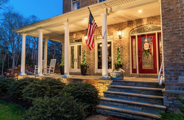 Side by Side homes, 7 bedrooms, +Den, 5 full bath, sleeps 18, Assateague: 1.5Mi.
