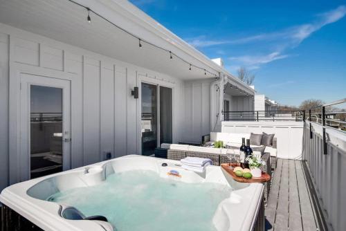 Side by Side Nash Homes - Relaxing Rooftop Patios