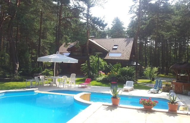 Siewierz: Traditional wooden dacha, private pool, possibility of sleeping 10