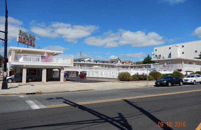 Sifting Sands Motel