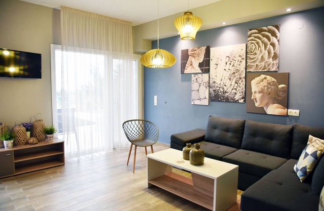 Siggos Suites B awaits