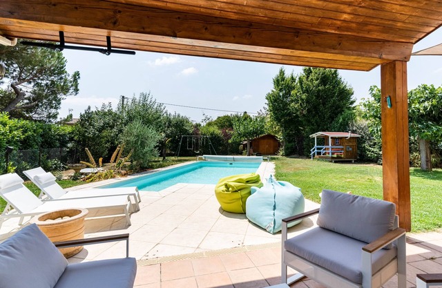 Signoret - Belle maison avec piscine