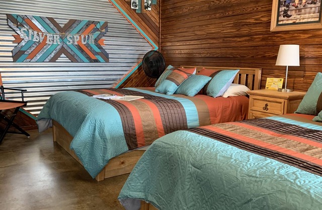 Silver Spur Cabin explore Wichita Mountains near Cache Medicine Park Wild West