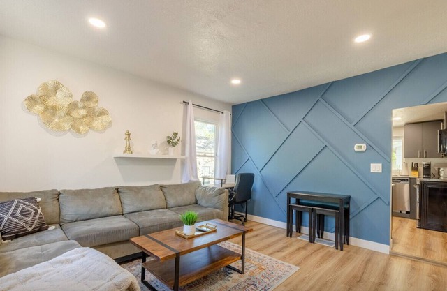 Silver Studio + Near Downtown