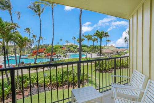 Simple but Idyllic Oceanfront Resort w King Bed