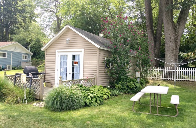 Simple & Fun Studio Cottage