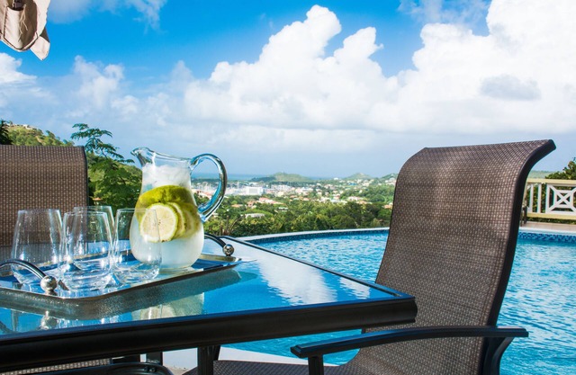 Simply Heavenly! Large Self Catered Two Bedroom Apartment With Huge Pool