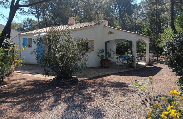 Single-story house for 4, near beach and forest