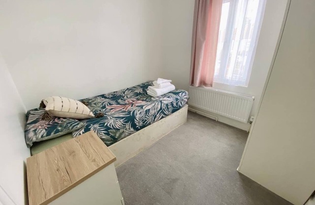 Single Bedroom in Sudbury Hill Wembley - 10 mins from Wembley Stadium