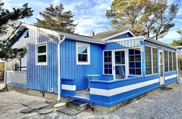 Single family home in small, private, family-friendly oceanside neighborhood