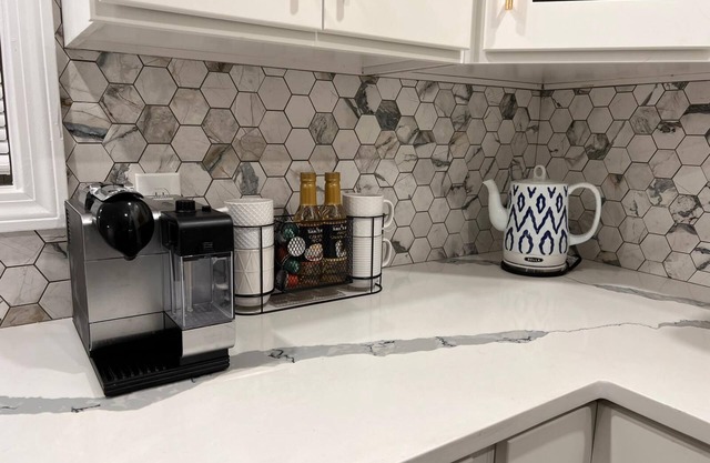 Single family spacious/close to hospitals, ball parks, universities