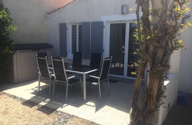 Single storey house terrace 400 m from the beach near Royan Pointe de Valliére